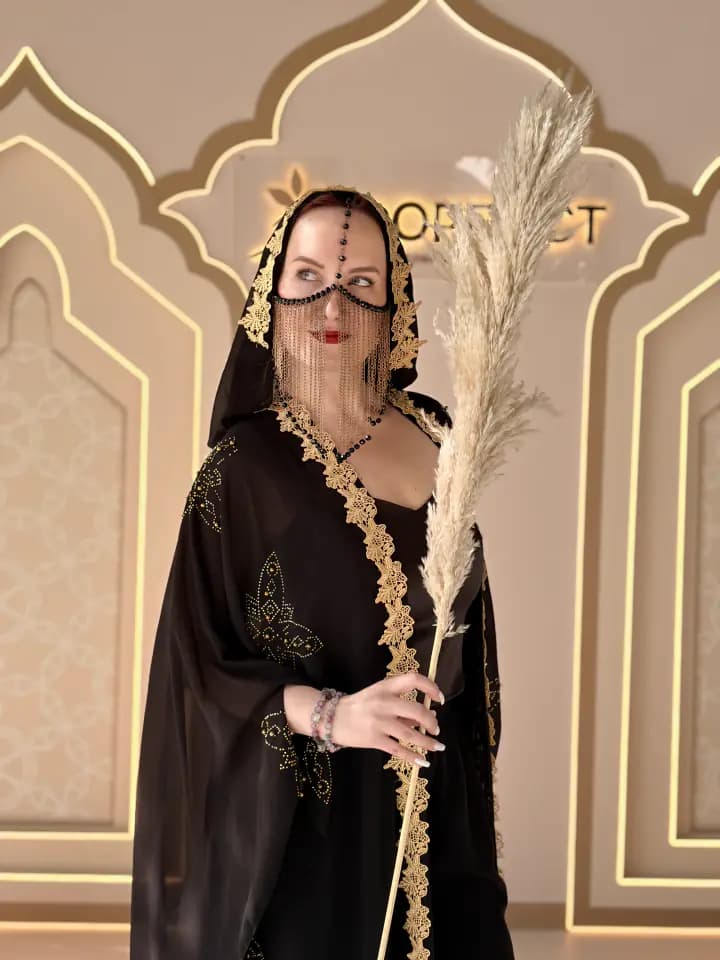 Перформанс Rich Witch Agency